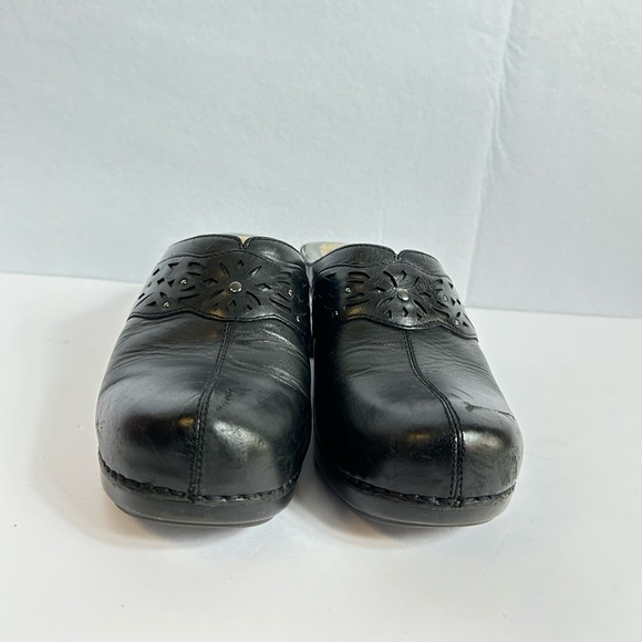 Dansko Hailey  Black Scalloped Leather Studded Clogs Mules Women’s Size 9.5 - Picture 4 of 12